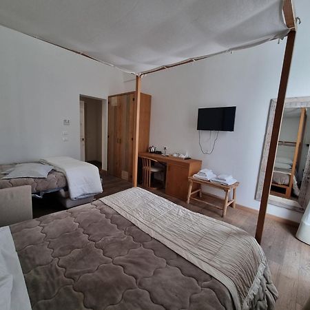 Il Palazzotto Luxury Suites Lecce Ruang foto